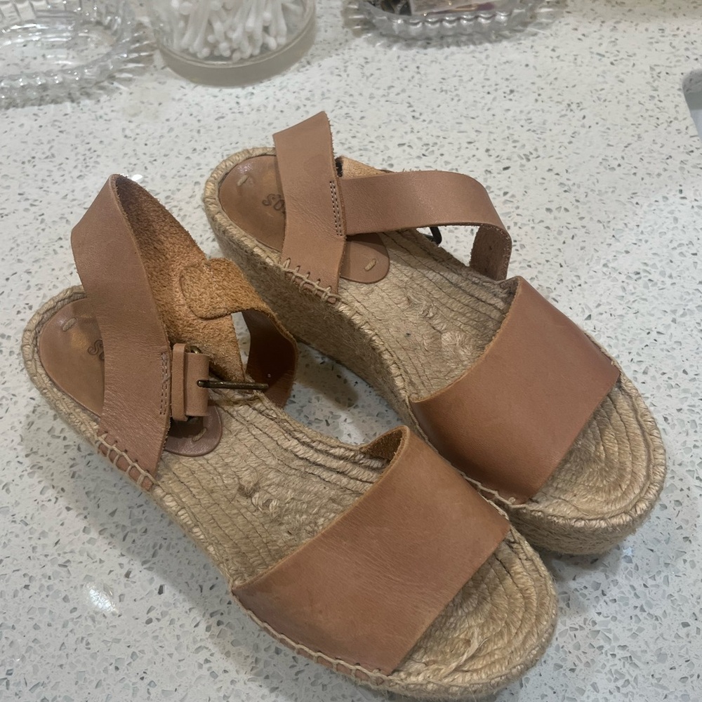 Soludos size 7 leather platform sandals